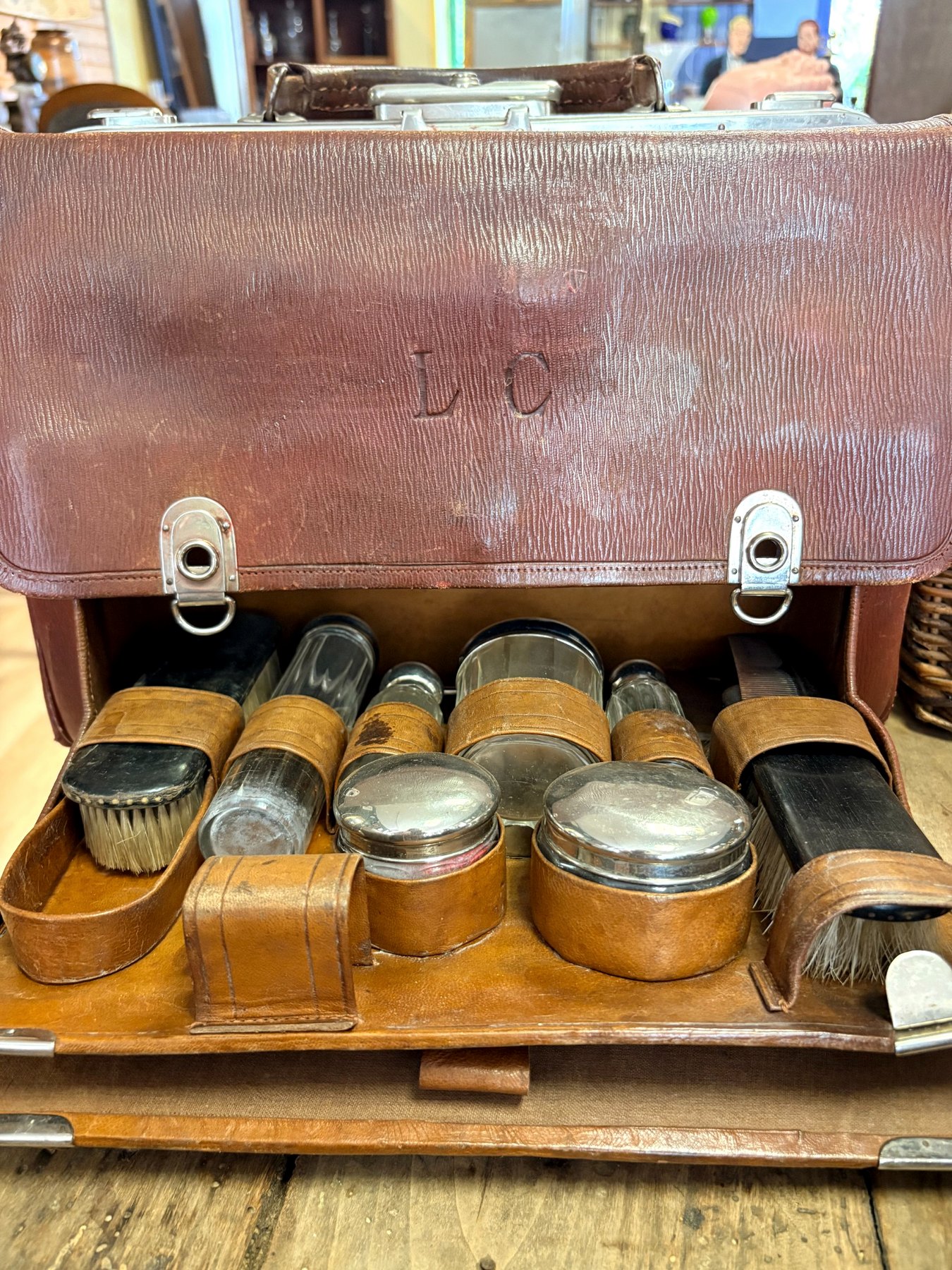 Ruffec Brocante Vintage Grooming Case