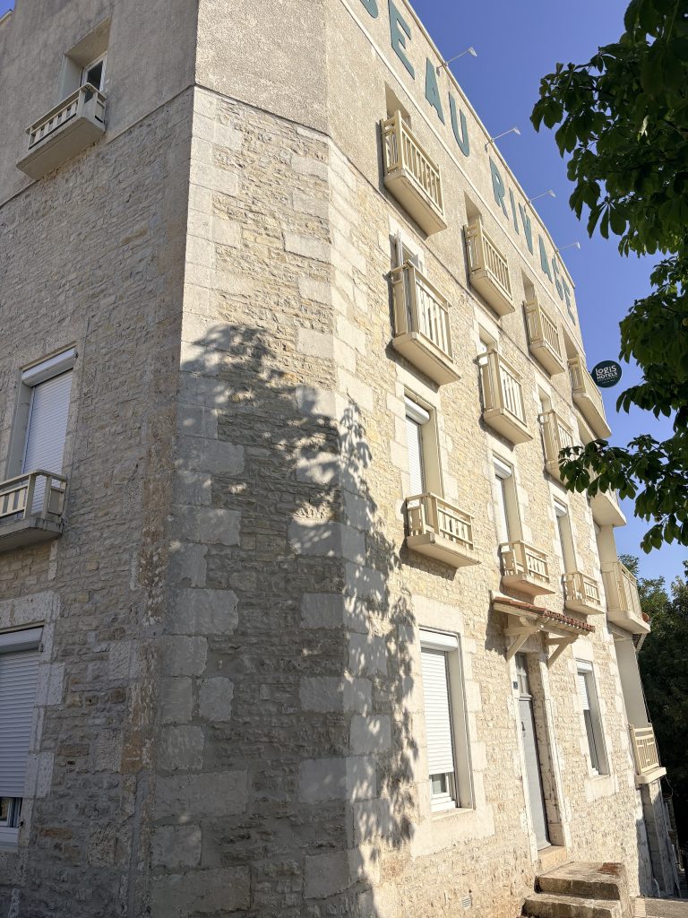 Beau Rivage Hotel and Restaurant Mansle